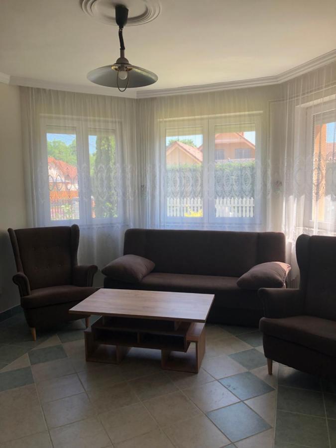 Tulipan Vendeghaz Lägenhet Hajdúszoboszló Exteriör bild