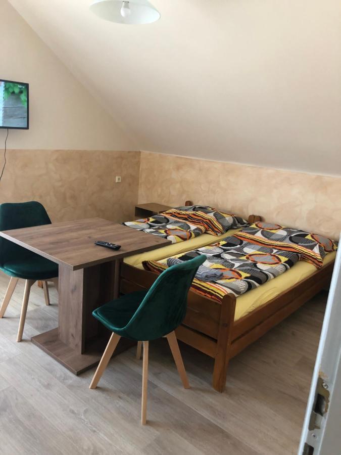 Tulipan Vendeghaz Lägenhet Hajdúszoboszló Exteriör bild