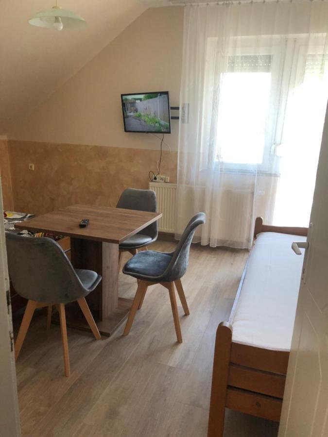 Tulipan Vendeghaz Lägenhet Hajdúszoboszló Exteriör bild